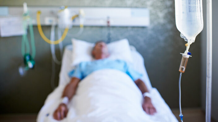 Mann im Krankenhaus