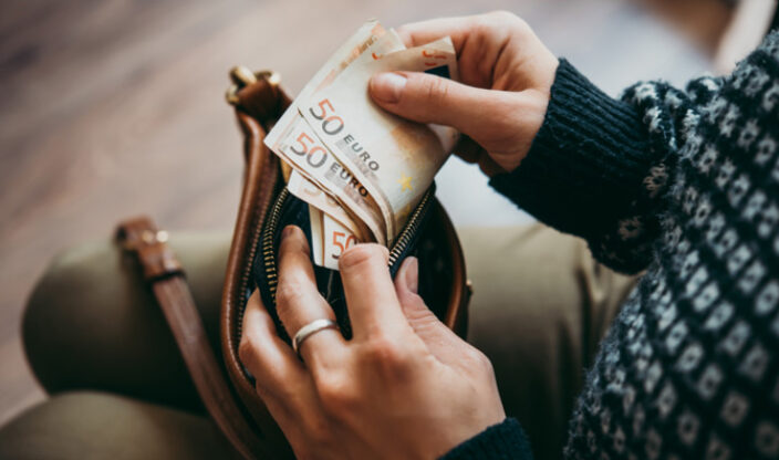 Geldscheine in Brieftasche