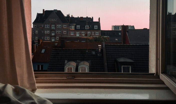 Blick aus geöffnetem Fenster