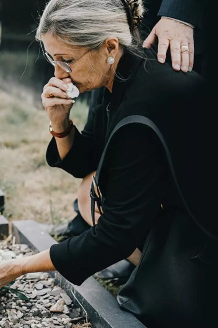 Waldbestattung: Diese Kosten entstehen für die Beerdigung in der Natur